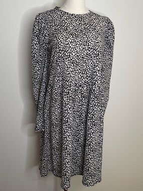 Zara Black and White Long-Sleeve Printed Swing Dress with Puff Sleeves size S
